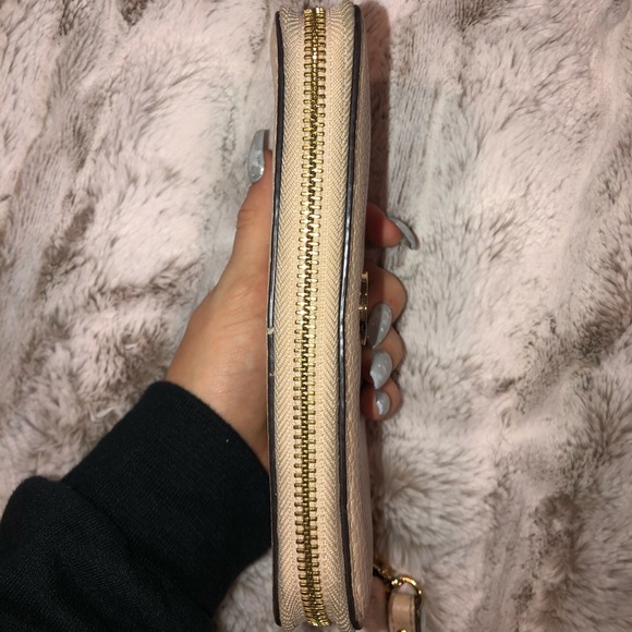MICHAEL KORS Wallet With Strap - Picture 3 of 5